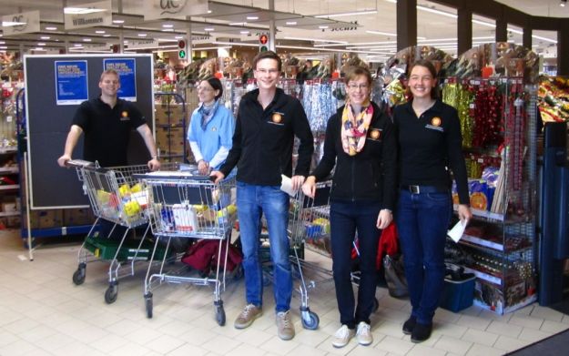 Kauf-Eins-Mehr-Aktion des Rotaract Club Konstanz-Kreuzlingen